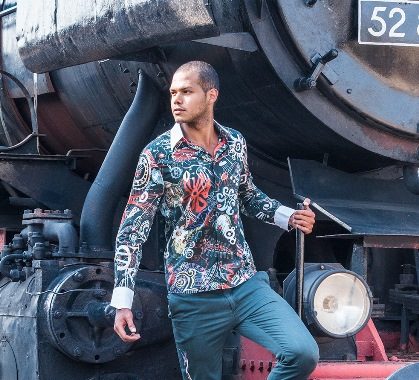 GERMENS: Designermode aus Sachsen – wer braucht schon Paris? Mann im bunten Hemd