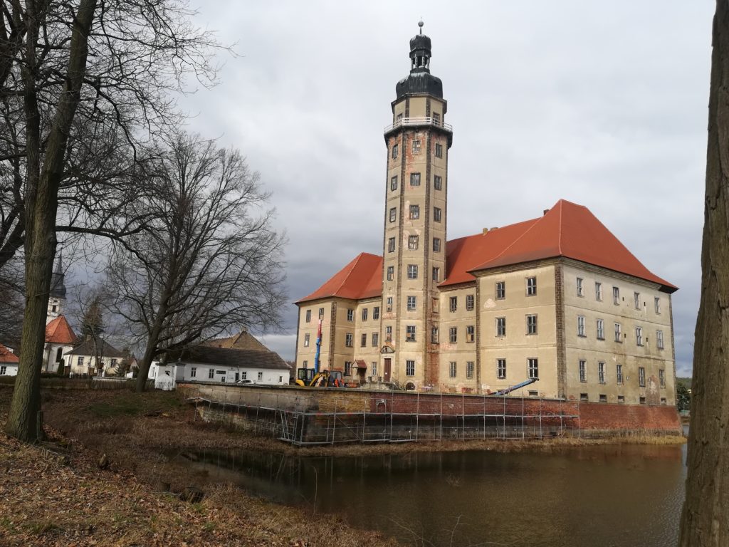 Wasserschloss Reinharz: schaurige Liebes-Sage entführt in alte Zeiten