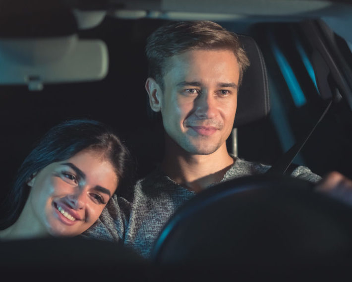 Ein Hauch Romantik in der Coronakrise: Autokinos sind der Renner! Autokino