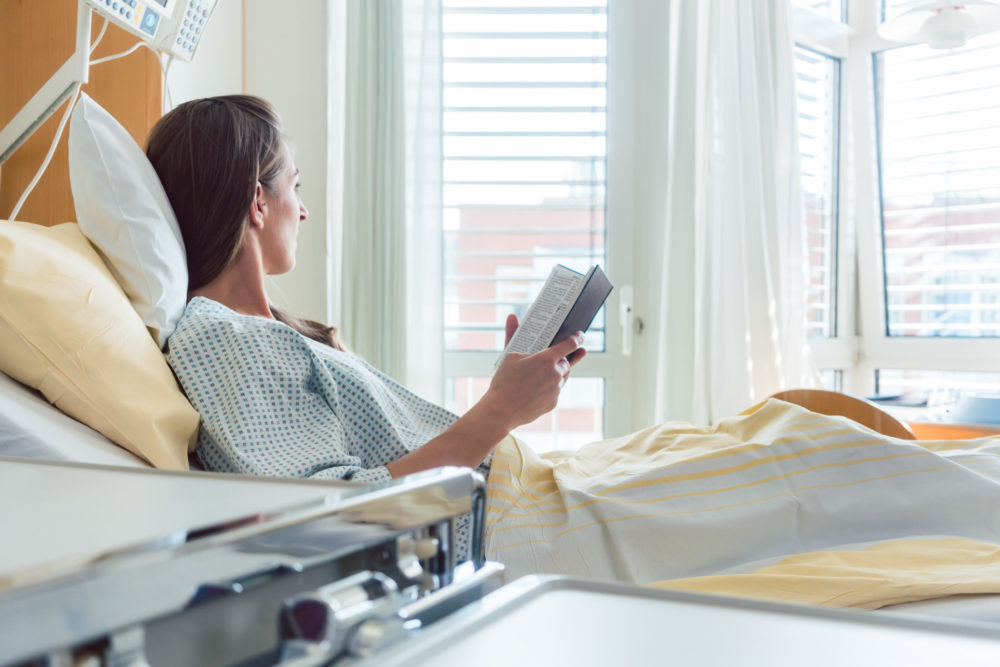 Corona: Tragische Verwechslung – Mutter eines kleinen Jungen für tot erklärt! Frau im Krankenhaus