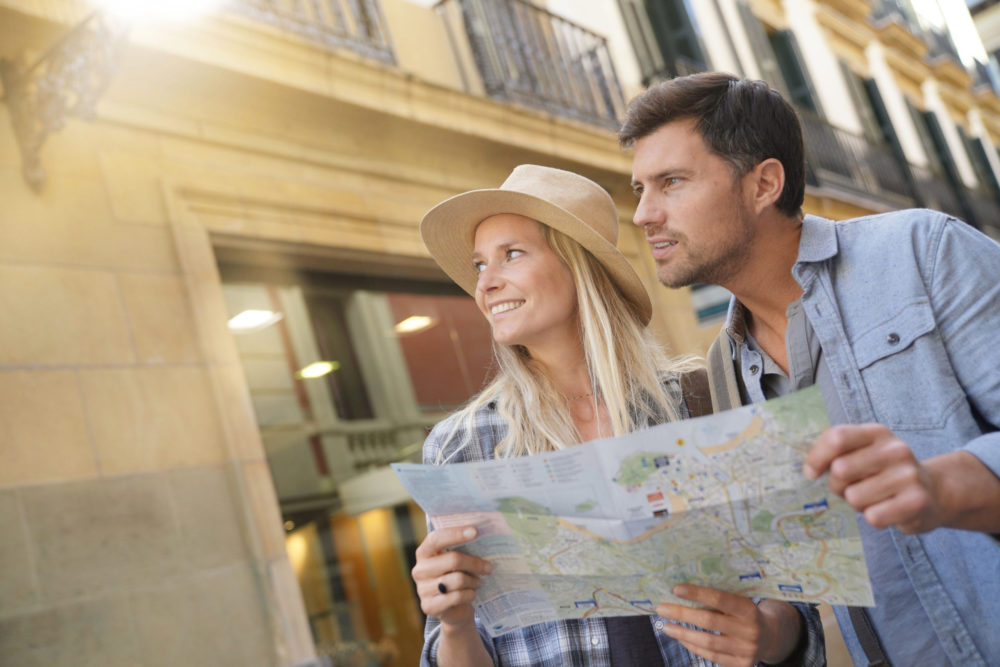 Stadtrundgang für Verliebte – Champagne-Städtchen Troyes macht charmantes Angebot! Paar