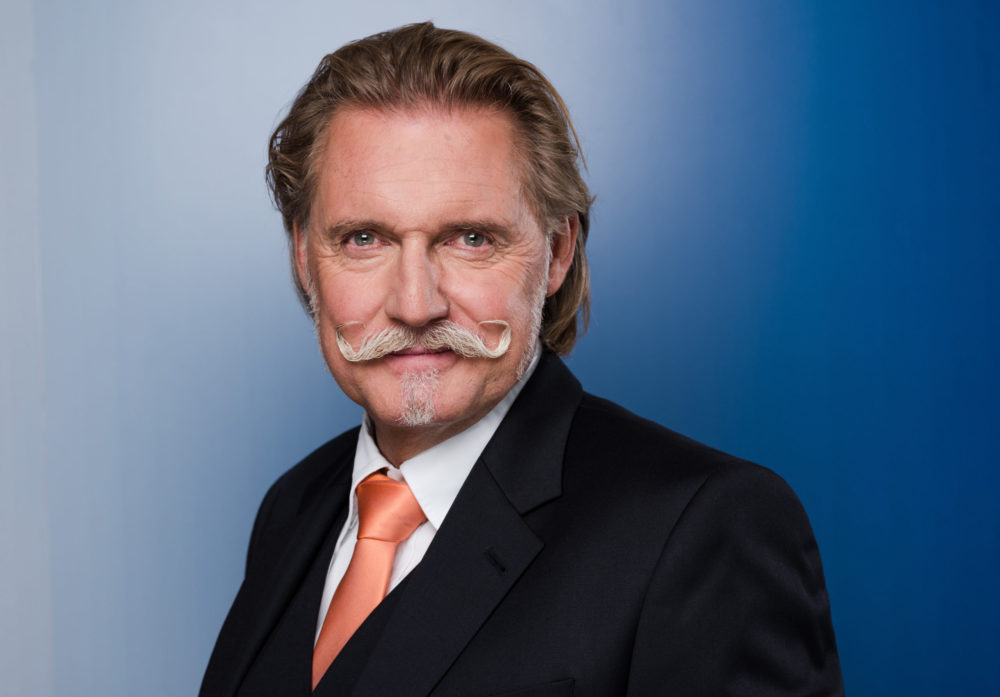 Privat wegen Streitigkeiten vor Gericht? Kult-Anwalt Lenßen findet klare Worte!