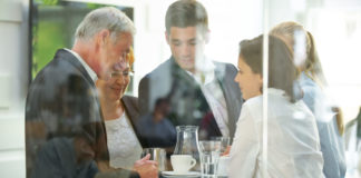 Smalltalk beginnen und beenden – so geht es spielend leicht