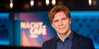 Schwer verliebt ausgewandert & vom Partner fast getötet: Jennifers Geschichte im NACHTCAFÈ