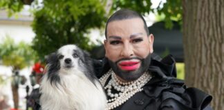 Modezar Harald Glööckler jetzt mit eigenem Podcast Harald Glööckler mit Hund