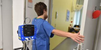 Keinen Filterkaffee! Krankenschwestern verraten, welche Präsente ungünstig sind Krankenschwester
