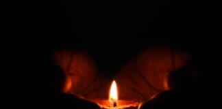 Schulbus-Tragödie: Mutter des toten Jungen verbittet sich Hass auf Busfahrer Trauer