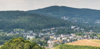 „Die Sehnsucht nach Licht“ – Eine fesselnde Familiensaga aus dem Erzgebirge Bad Schlema