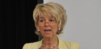 Jetzt die Finanzen ordnen – Gastbeitrag von Geldexpertin Heike Hämer Heike Hämer gelber Blazer