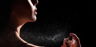 Eleganz in Flaschen: Entdecken Sie die Welt der exklusiven Düfte! Duft wird aufgesprüht