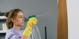 Besuch muss sich anmelden: Klare Haushalt-Statements von Frauen Frau im Haushalt