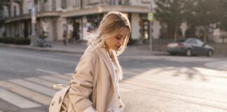 Neue Lebenswege: Wenn der Heimatort nicht mehr passt Frau in Stadt