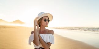 Top gestylt durch den Frühling: Diese Colour-Coaches haben den Experten-Blick! Frau im Kleid