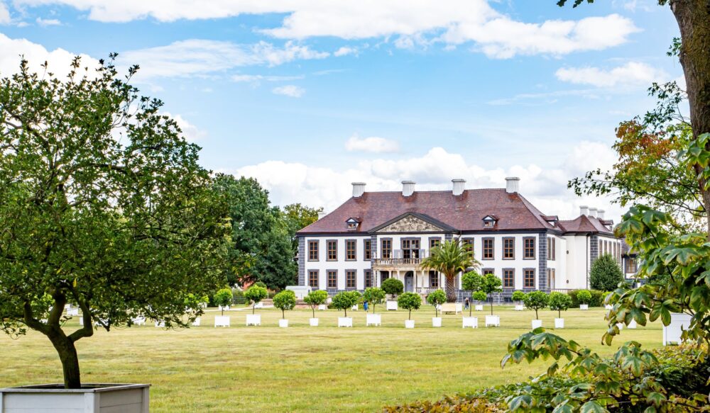 Kleinkunsttraum Oranienbaum: Varieté-Freuden in barocker Kulisse Schloss Oranienbaum