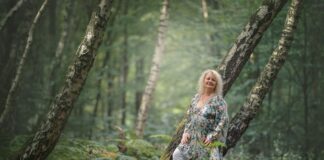 „In Krisenmomenten hat mich das Leben immer zur Musik geführt“ – Interview mit der Tastenflüsterin Die Tastenflüsterin