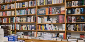 Leseratten im Bücherhimmel: Übernachtungen im Buchladen sind der Renner! Buchladen