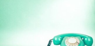 Hotlines: Warum Schweigen in Warteschleifen oft hilft Telefon