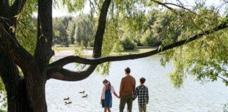 Doku „Echtes Leben“: Witwer & Zweifach-Vater sucht Partnerin per Online-Dating Vater mit Kindern