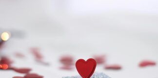 Ghostwriting für`s Online-Dating: So können Singles ihren Profiltext schreiben lassen! Herzen